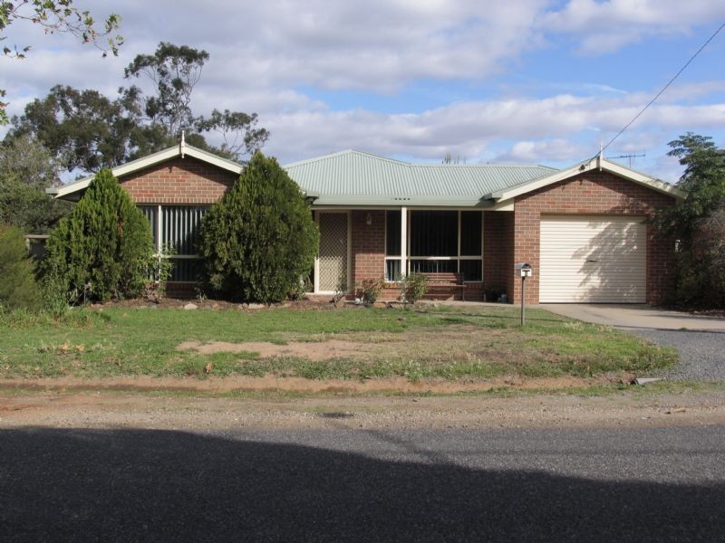 5 Airlie Street, Corowa NSW 2646