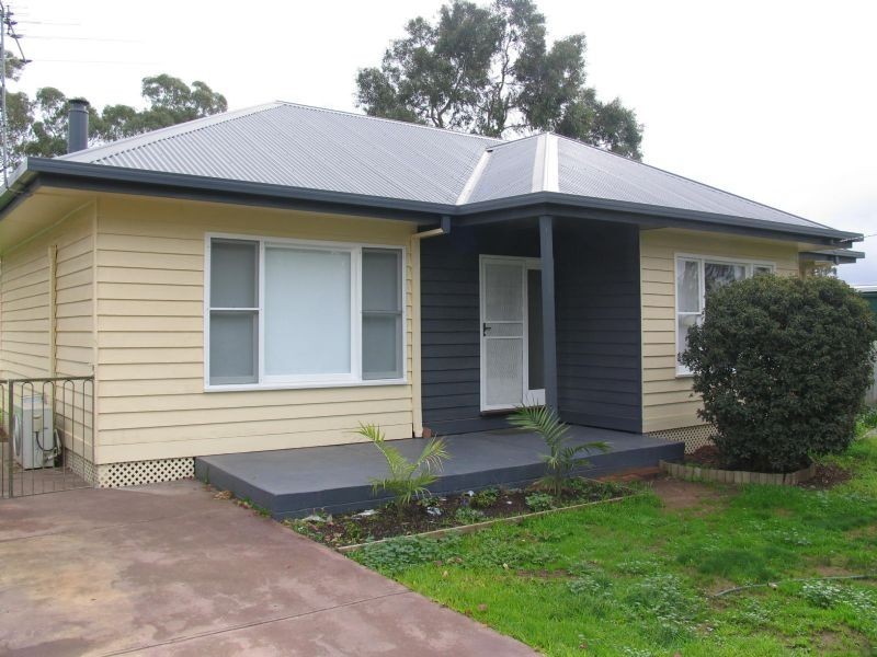 9 Martin Street, Corowa NSW 2646
