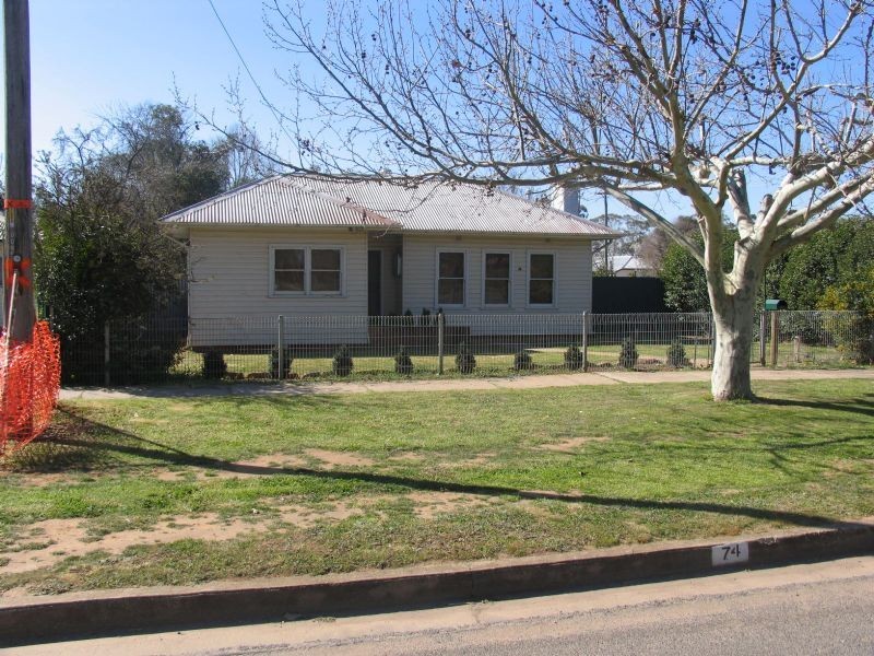 74 REDLANDS, Corowa NSW 2646