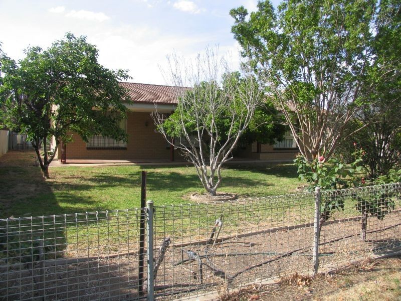 13 Edward Street, Corowa NSW 2646