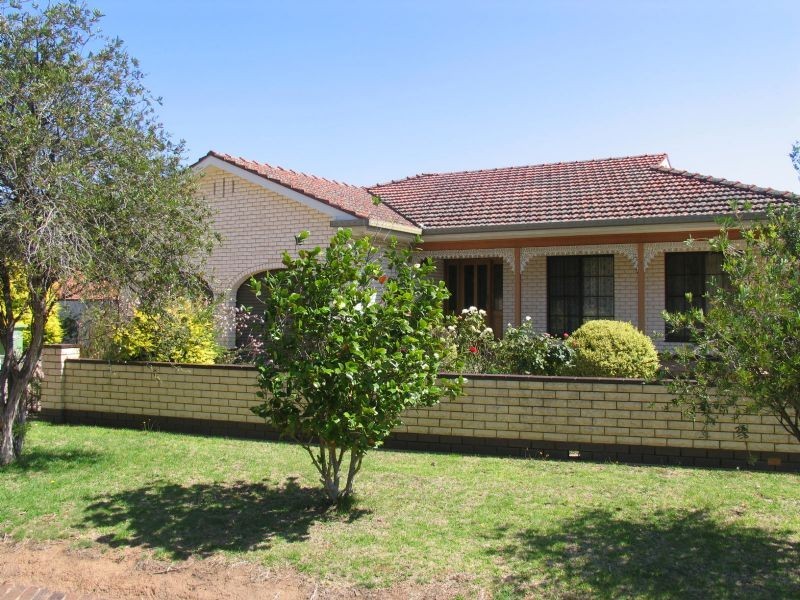 18 Mary Street, Corowa NSW 2646
