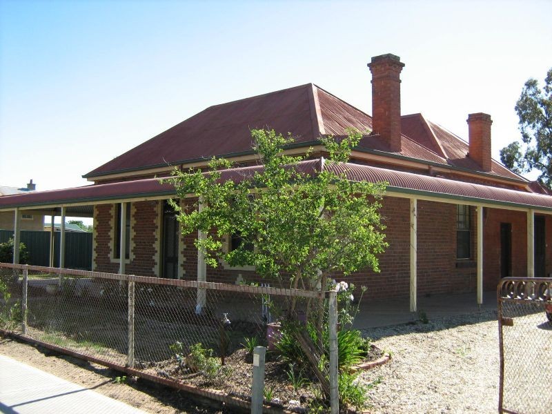 111 Hovell Street, Howlong NSW 2643