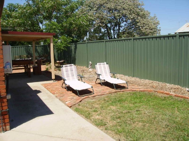 111 Hovell Street, Howlong NSW 2643