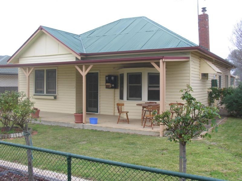 118 John, Corowa NSW 2646