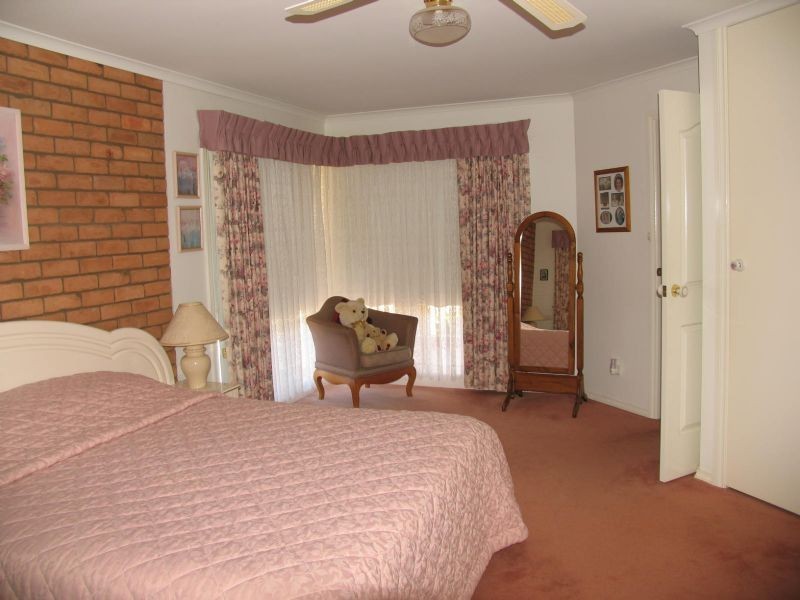 37 Birdwood Street, Corowa NSW 2646