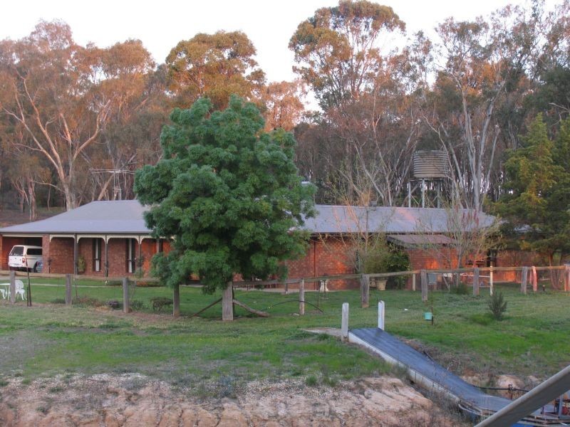 44 Cemetery Road, Chiltern VIC 3683