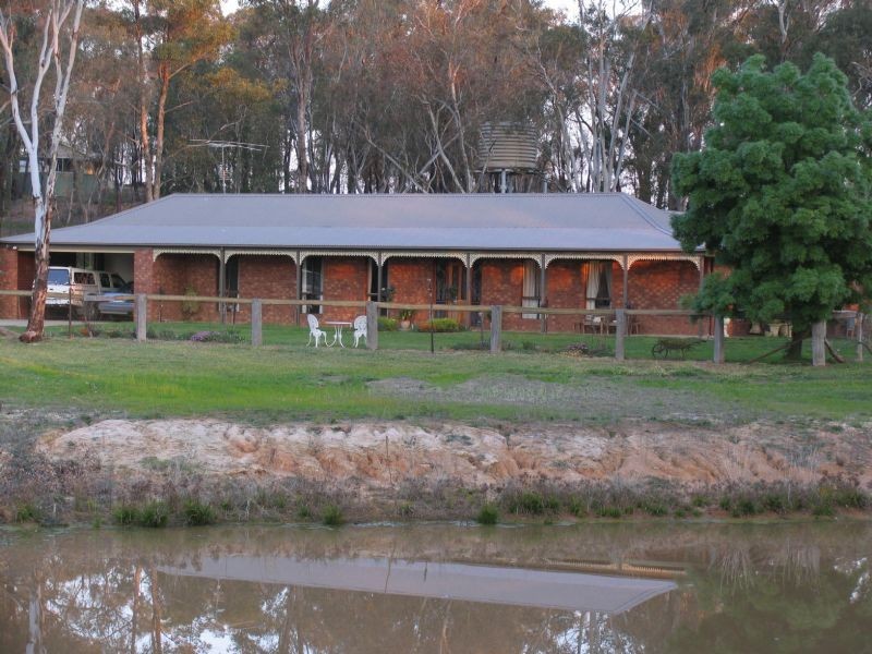 44 Cemetery Road, Chiltern VIC 3683