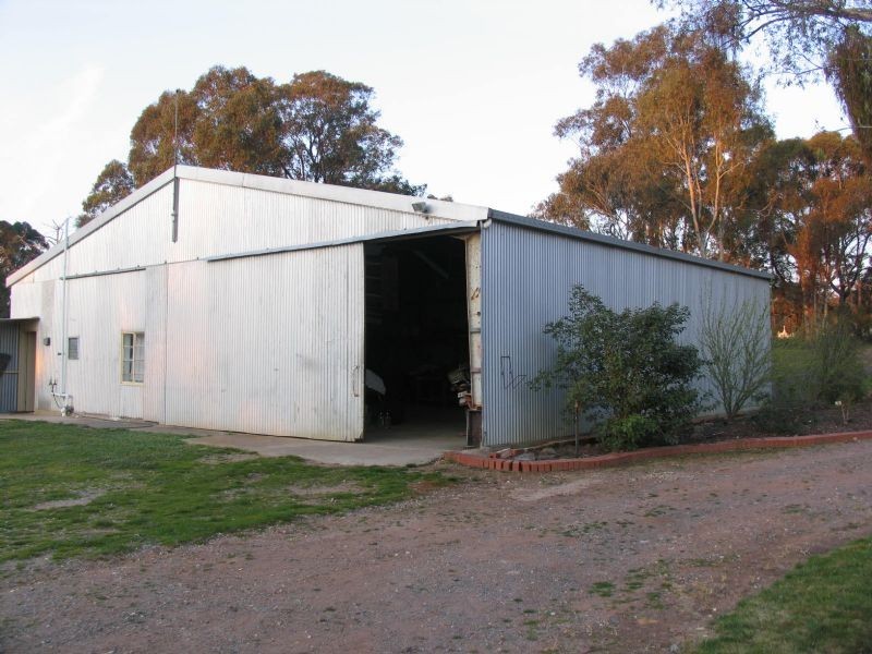 44 Cemetery Road, Chiltern VIC 3683