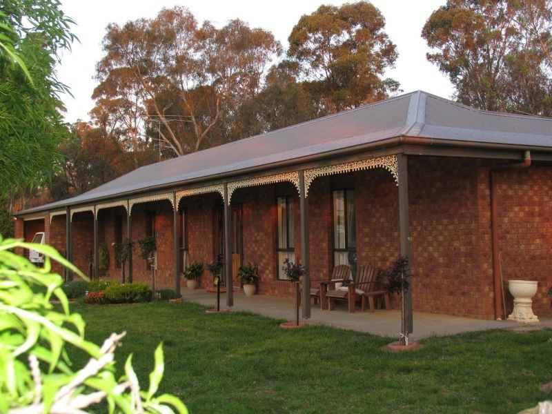 44 Cemetery Road, Chiltern VIC 3683