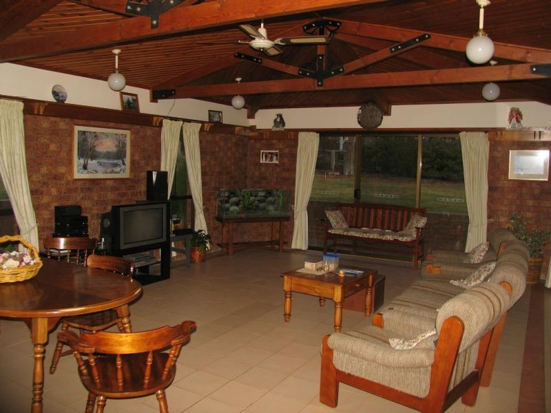 44 Cemetery Road, Chiltern VIC 3683