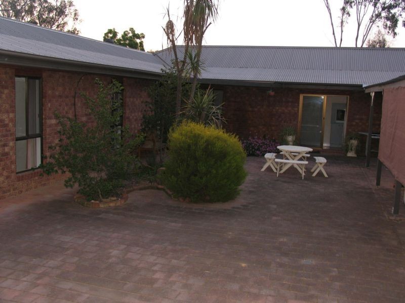 44 Cemetery Road, Chiltern VIC 3683