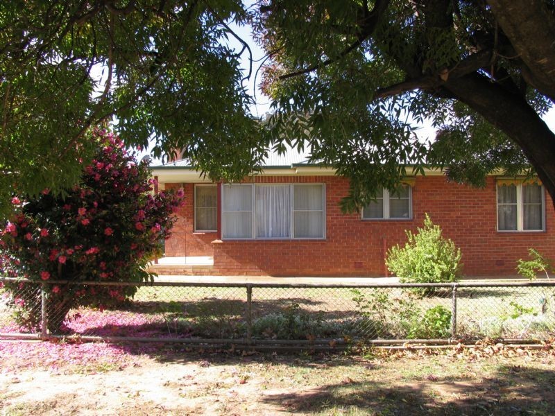6 Norman Street, Corowa NSW 2646