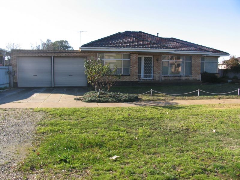 42 Redlands Road, Corowa NSW 2646