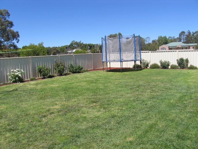 17 Pinot Crescent, Corowa NSW 2646