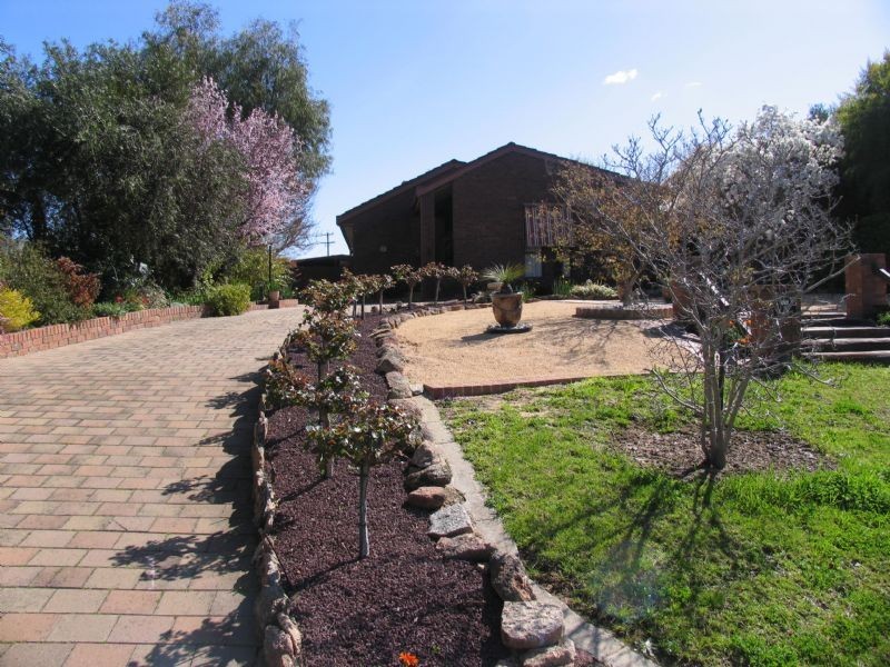 18 Talbot Crescent, Corowa NSW 2646
