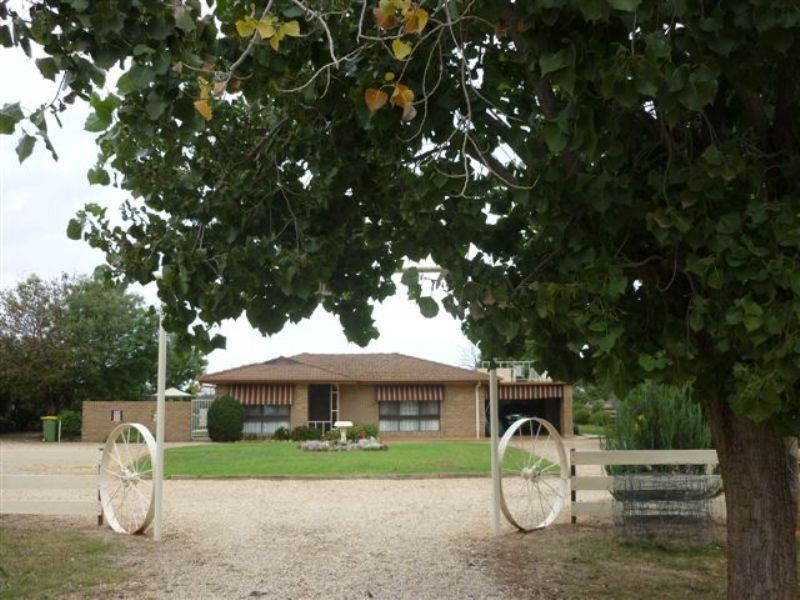 214 Whitehead Street, Corowa NSW 2646