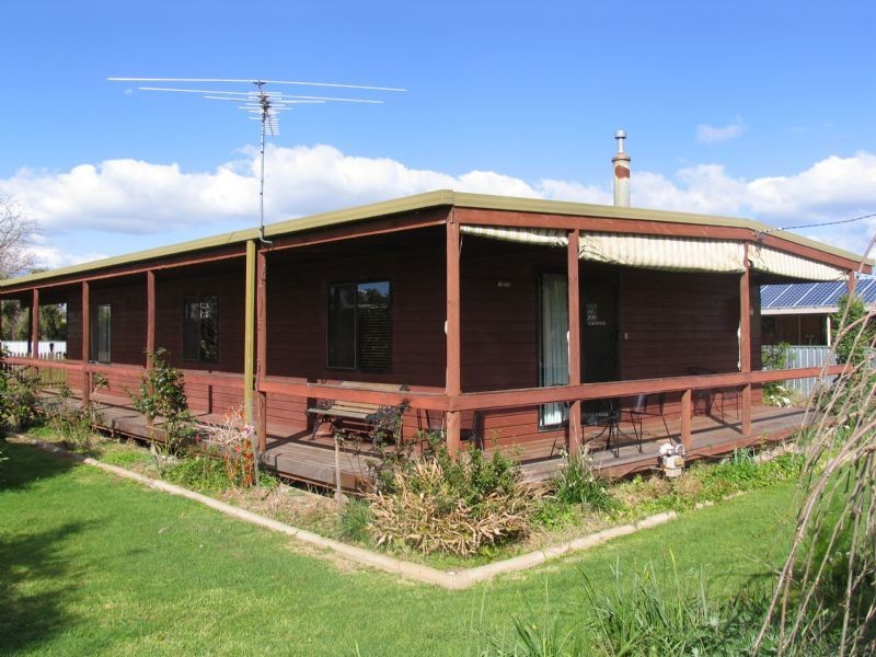 240 Adam Street, Corowa NSW 2646