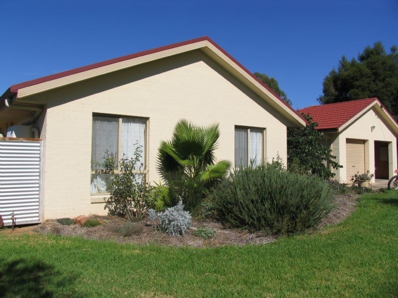 76 Adam Street, Corowa NSW 2646