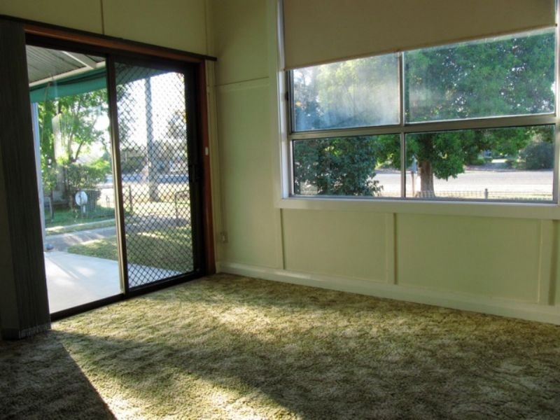 383 Honour Avenue, Corowa NSW 2646