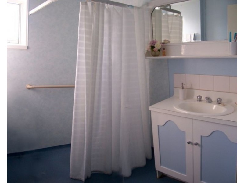 383 Honour Avenue, Corowa NSW 2646