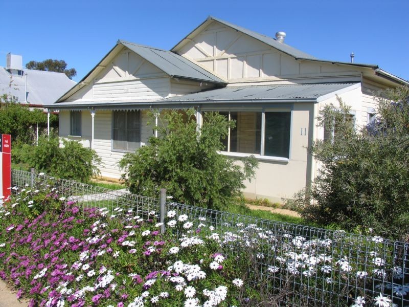 11 Tower Street, Corowa NSW 2646