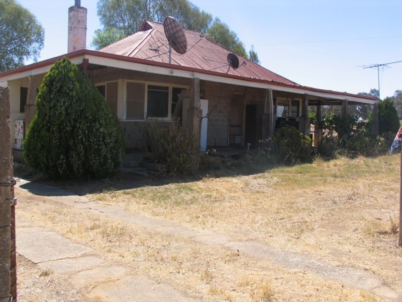 90 Hall Road, Chiltern VIC 3683