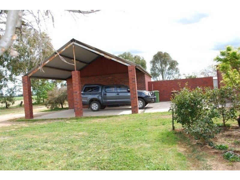 ‘Carlyle’ Burrows Road, Wahgunyah VIC 3687