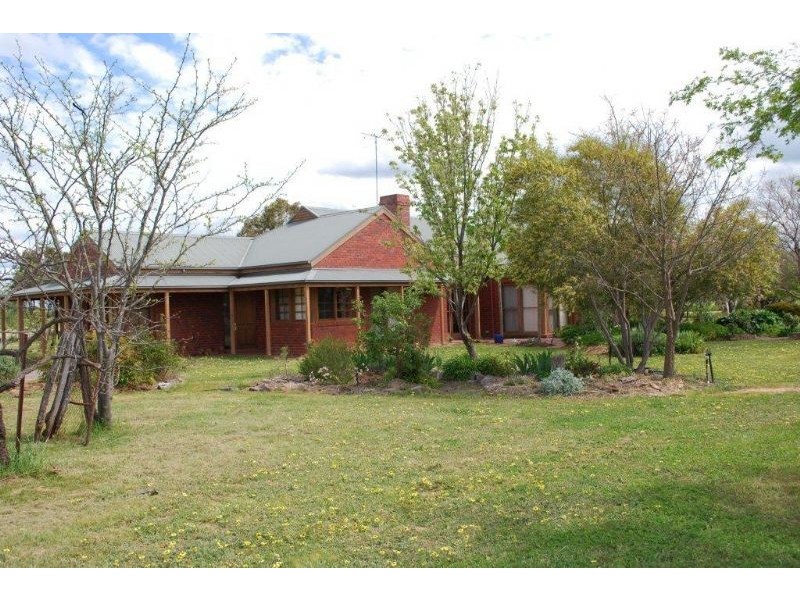 ‘Carlyle’ Burrows Road, Wahgunyah VIC 3687