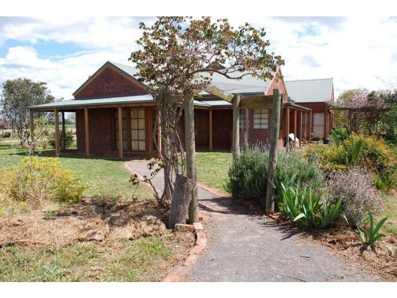 ‘Carlyle’ Burrows Road, Wahgunyah VIC 3687