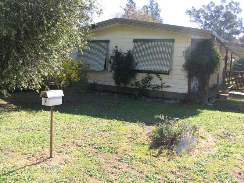 7 Martin Street, Corowa NSW 2646