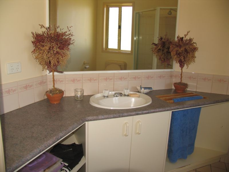 27 Beryl Drive, Corowa NSW 2646