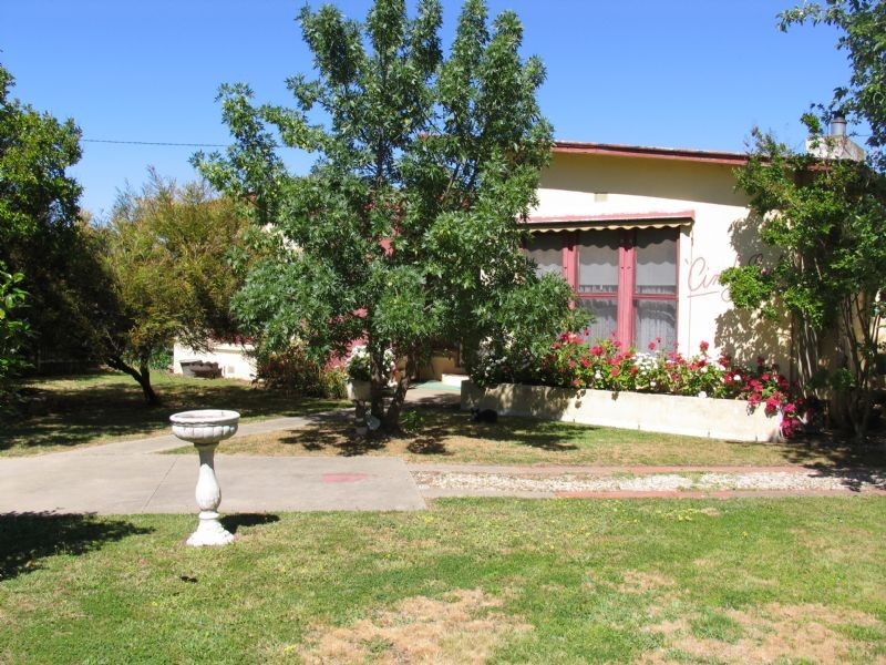 15 Riesling Street, Corowa NSW 2646