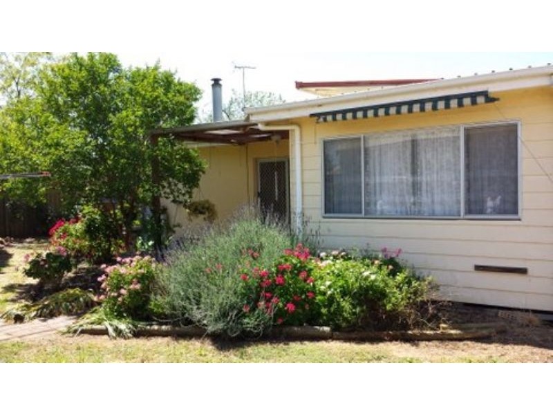 15 Riesling Street, Corowa NSW 2646