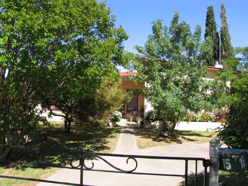15 Riesling Street, Corowa NSW 2646