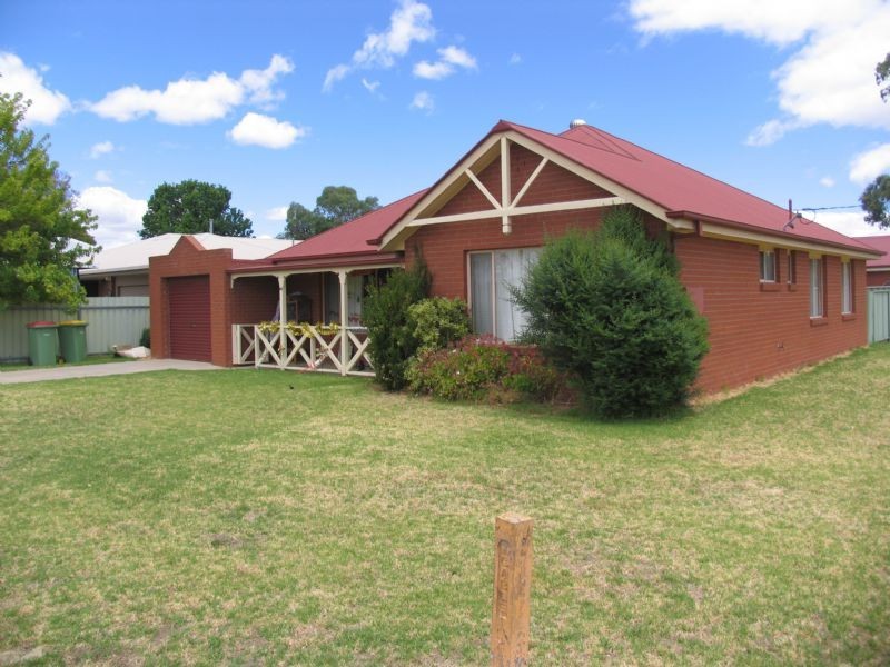 1 & 2/43 Lawrence Street, Corowa NSW 2646