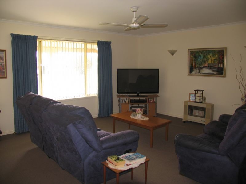 1 & 2/43 Lawrence Street, Corowa NSW 2646