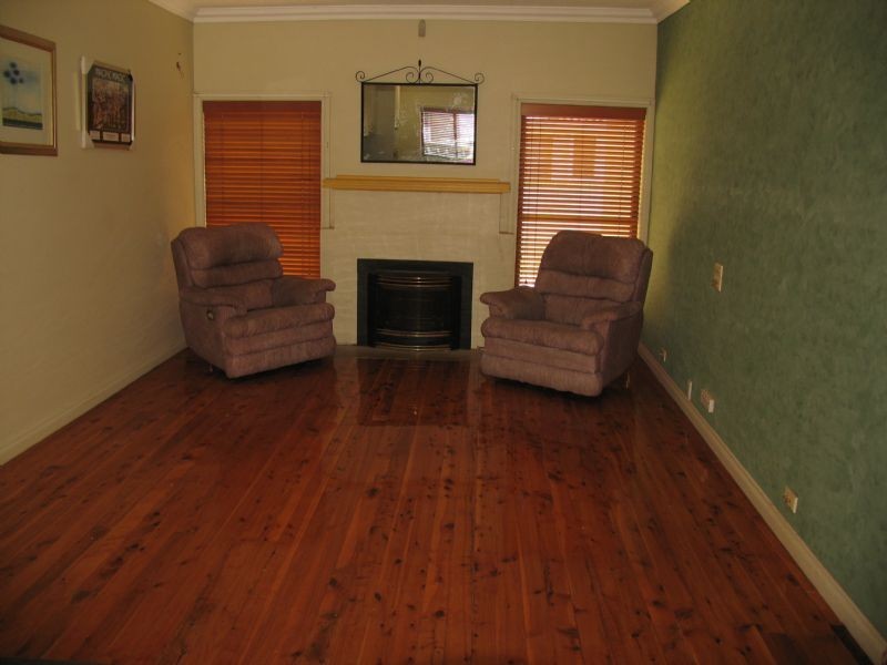 8 King Street, Corowa NSW 2646