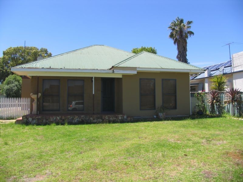 8 King Street, Corowa NSW 2646
