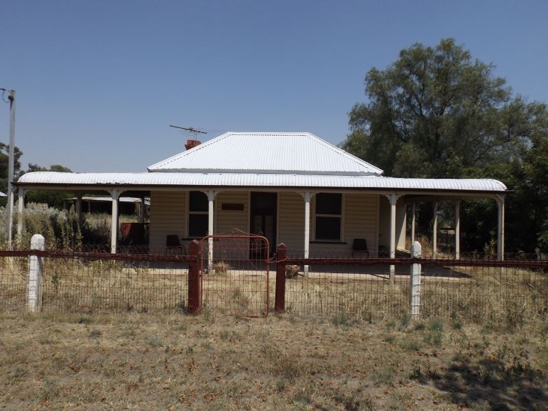 1 Dennison Street, Daysdale NSW 2646