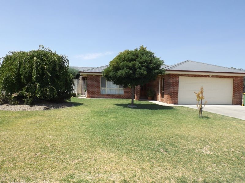 70 Banksia Drive, Corowa NSW 2646