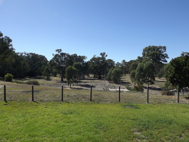 14 Riesling Street, Corowa NSW 2646