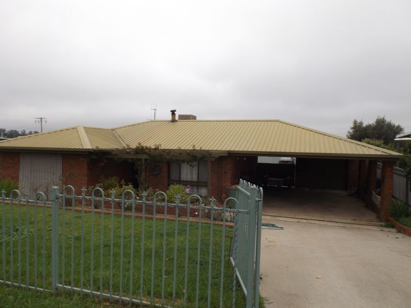 4 Howlong Road, Rutherglen VIC 3685