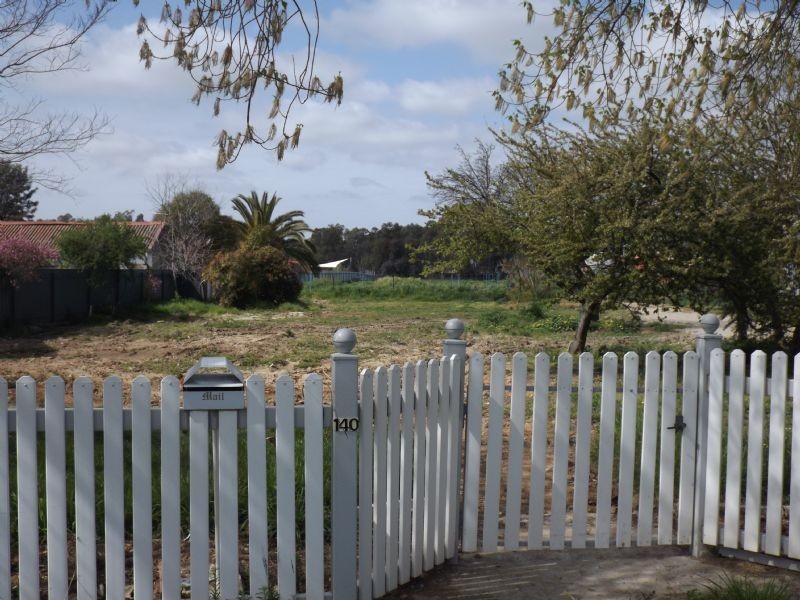 140 Federation Avenue, Corowa NSW 2646