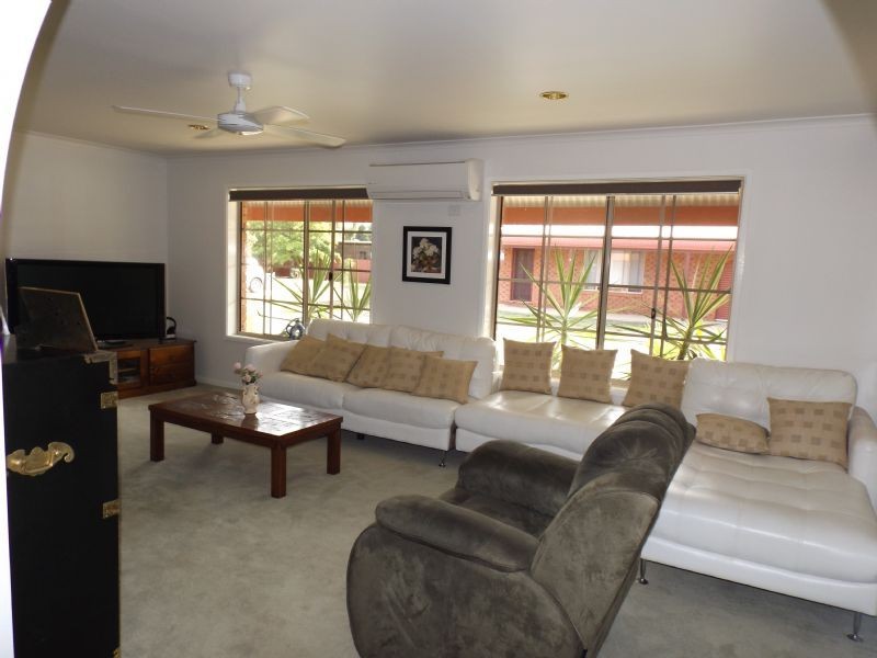 8/144 Federation Avenue, Corowa NSW 2646