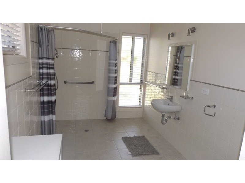 108 Redlands Road, Corowa NSW 2646