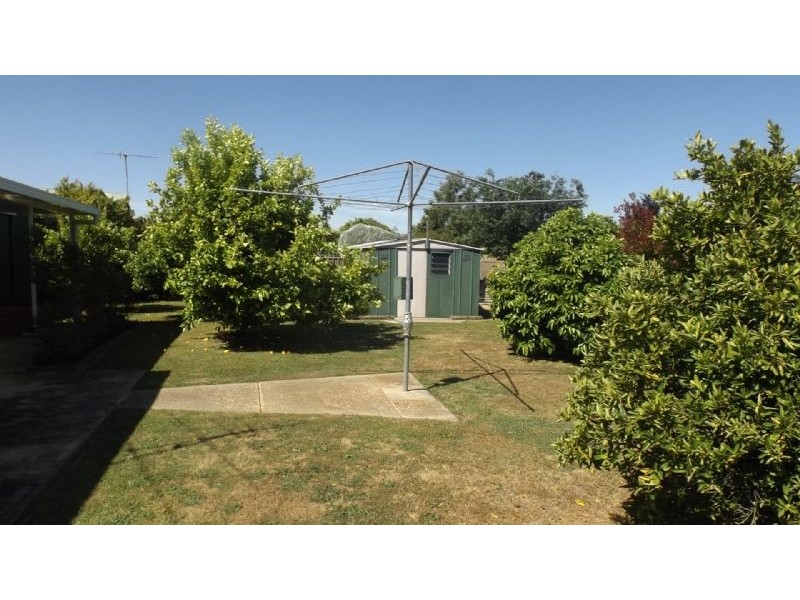 17 Banksia Drive, Corowa NSW 2646