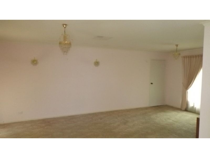 17 Banksia Drive, Corowa NSW 2646