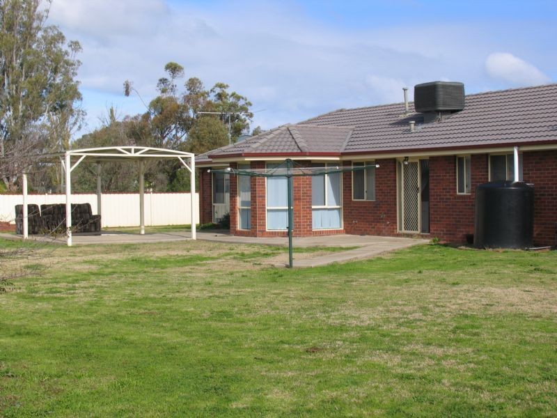 92 Church Street, Corowa NSW 2646