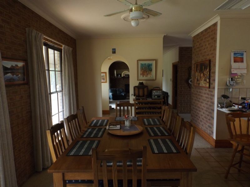 225 Spring Drive, Corowa NSW 2646