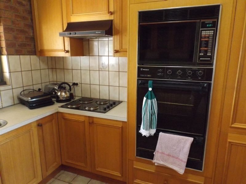 225 Spring Drive, Corowa NSW 2646